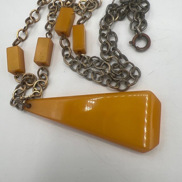 Vtg Butterscotch Bakelite Necklace Phenolic Resin Catalin Pendant Brass Tone Cha - Picture 3 of 10